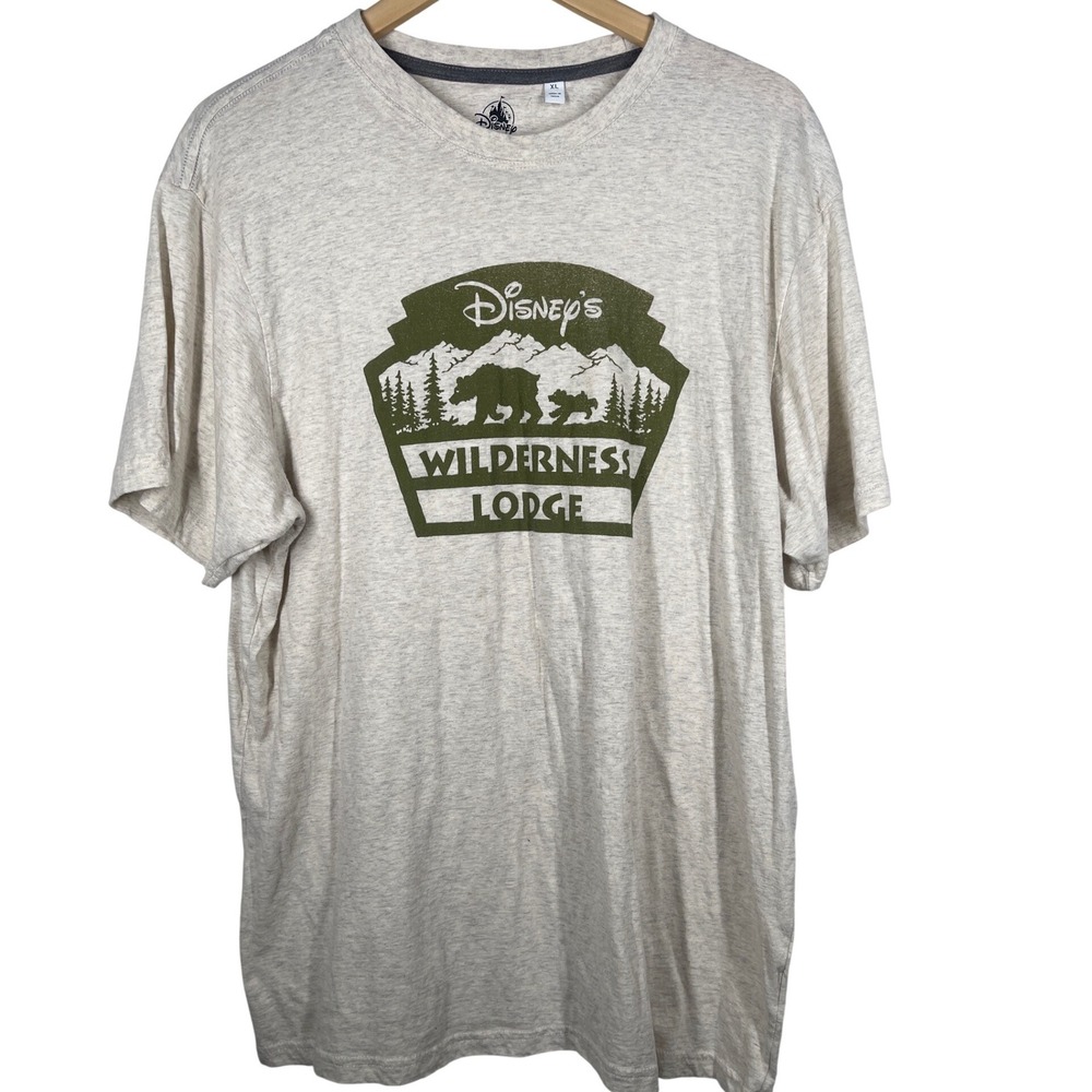 Disney Wilderness Lodge Resort Graphic T-Shirt Mens XL Beige Green Bear Logo